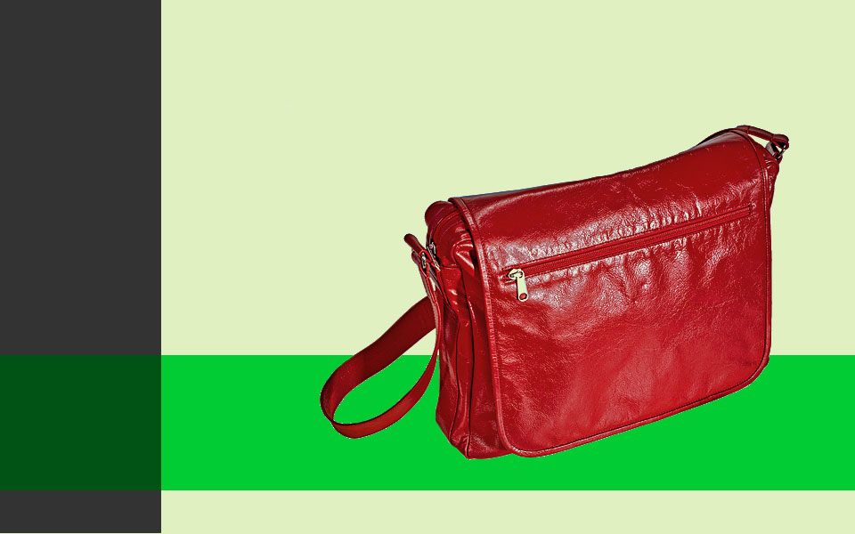 roter Ledertasche